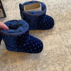 UGG Jesse Bow Starlight size 0/1 or 0-6 months barely worn